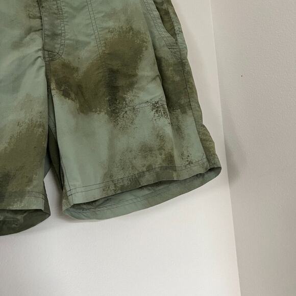 REI Coop Sahara Amphib Shorts in Bio Texture Sea Olive - Picture 4 of 12